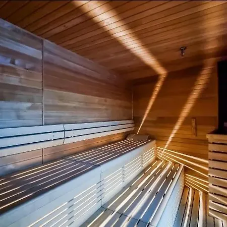 Hanza Tower Gold 26 Sauna & Jacuzzi & Pool シュチェチン