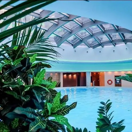 アパート Hanza Tower Gold 26 Sauna & Jacuzzi & Pool シュチェチン