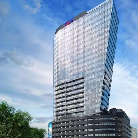 Hanza Tower Gold 26 Sauna & Jacuzzi & Pool アパート